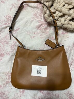 COACH Tan Leather Shoulder Bag with Logo Plaque